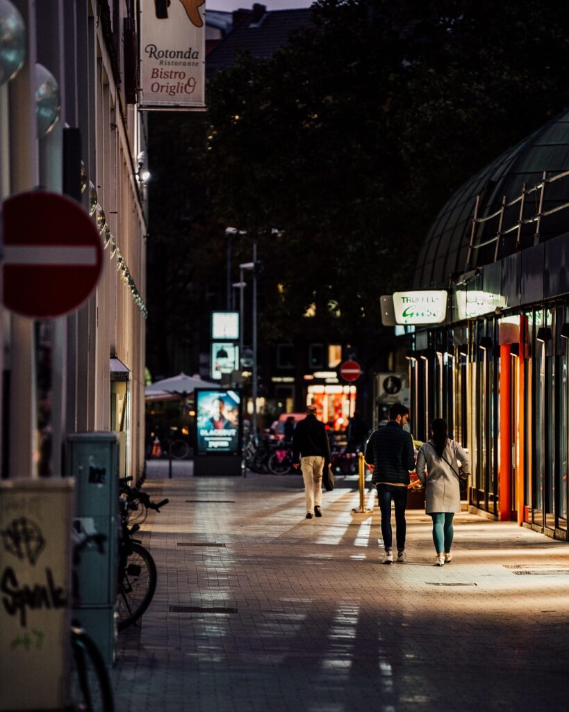 city, night, street, city life, urban, cityscape, germany, hanover, street photography